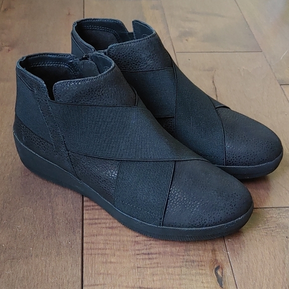 Fittlop Shoes - Lightweight Fitflop Leather Ankle

Boot size 6